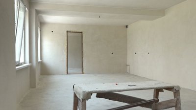 20 років стояв пусткою: у Черсаках у колишньому дитсадку роблять житло для переселенців