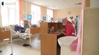 У Хмельницькому хворим, яким потрібен гемодіаліз, організували доїзд на таксі