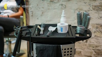 У війну робила стрижки в обмін на їжу. Як працює династія перукарів Ямпольських