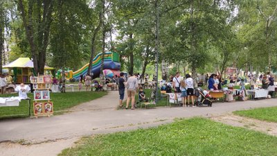 Понад 76 тисяч гривень зібрали для воїнів на благодійному ярмарку у Полтаві