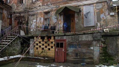 Обвал сходів у центрі Одеси: будинок аварійний, мешканців відселятимуть Обвал сходів у центрі Одеси: будинок аварійний, мешканців відселятимуть