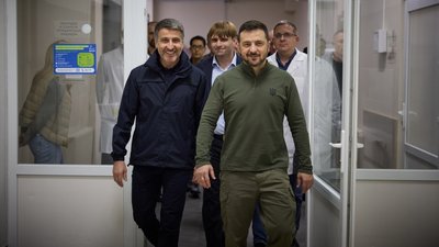 Володимир Зеленський в Ужгороді відвідав поранених захисників