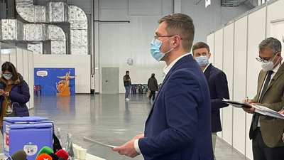 Україна отримає від США обладнання для зберігання вакцин на близько 3 млн доларів Україна отримає від США обладнання для зберігання вакцин на близько 3 млн доларів