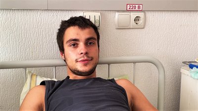 "Я виліз сам і шукав брата": у лікарнях Харкова надають допомогу пораненим від обстрілів РФ по гуртожитках