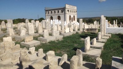 На могилу засновник хасидизму Ісраель Баал –Шем-Това, протягом року приїздять помолитися іудеї зі всього світу. Фото: Суспільне