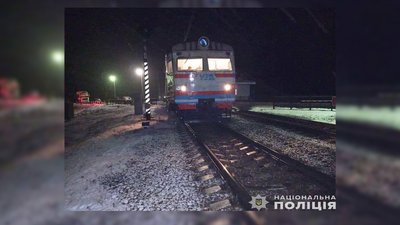 Не реагував на звукові попереджувальні сигнали: поблизу Ніжина електропотяг на смерть збив чоловіка