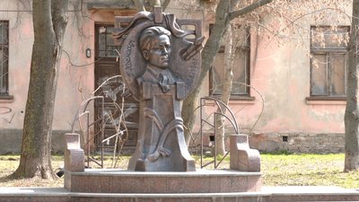 Демонтаж пам'ятника Косміаді у Рівному: суд перенесли, Мамчур озвучив позицію