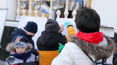 У Житомирі на Михайлівській провели акцію, щоб підтримати людей з синдромом Дауна У Житомирі на Михайлівській провели акцію, щоб підтримати людей з синдромом Дауна