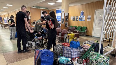 Транзитний центр для евакуйованих в Лозовій