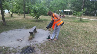 У Полтаві до прибирання пляжів залучили працівників: чому та скільки на це витратили У Полтаві до прибирання пляжів залучили працівників: чому та скільки на це витратили