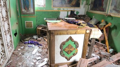 "Скло гримить, все гримить". У Дружбі на Сумщині через російську атаку пошкоджені магазини, храм та оселі "Скло гримить, все гримить". У Дружбі на Сумщині через російську атаку пошкоджені магазини, храм та оселі