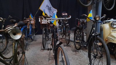 У Львові встановили рекорд України із найбільшої кількості ретро велосипедів У Львові встановили рекорд України із найбільшої кількості ретро велосипедів