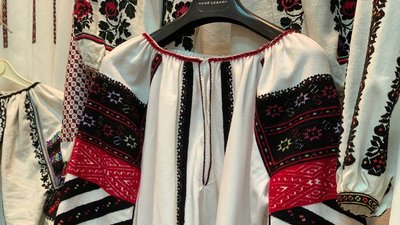 У Тернополі показали старовинні Залозецькі вишивки та сучасні Борщівські У Тернополі показали старовинні Залозецькі вишивки та сучасні Борщівські