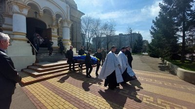 У Миколаєві перепоховали тіло Героя України підполковника Геннадія Матуляка У Миколаєві перепоховали тіло Героя України підполковника Геннадія Матуляка