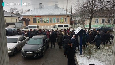 Церковні війни на Рівненщині: парафіяни приїхали до поліції