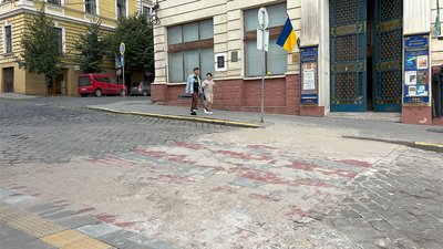 пішохідний перехід на вулиці івана франка у чернівцях