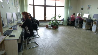 "Не хочеться відставати від життя": як у Рівному пенсіонери навчаються комп'ютерної грамотності "Не хочеться відставати від життя": як у Рівному пенсіонери навчаються комп'ютерної грамотності