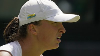 "Ми нагадали світові, що війна в Україні досі триває". Перша ракетка світу Іґа Швьонтек – про благодійні матчі в Польщі