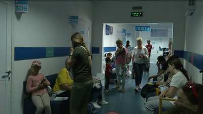 Медики Охматдиту оглядали дітей Медики Охматдиту оглядали дітей