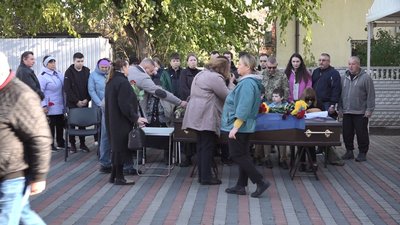 Попрощалися з полеглим під Бахмутом бійцем Попрощалися з полеглим під Бахмутом бійцем