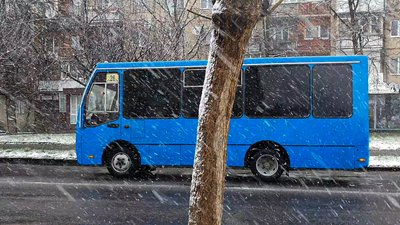 Вперше за майже місяць на Закарпатті відновив роботу громадський транспорт. Водії звільняються Вперше за майже місяць на Закарпатті відновив роботу громадський транспорт. Водії звільняються