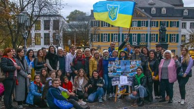 "Українське серце". Херсонка у Німеччині займається волонтерством та допомагає ЗСУ
