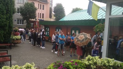 В луцькому ЦНАПі – черги за українськими та закордонними паспортами. Що кажуть в установі