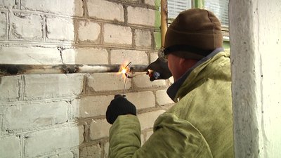 На Житомирщині 15 квартир лишилися без газу, бо ремонтники переплутали труби і затопили мережі На Житомирщині 15 квартир лишилися без газу, бо ремонтники переплутали труби і затопили мережі
