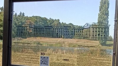 У Романові на Житомирщині встановили стенд 3D-візуалізації замку графа Ілінського У Романові на Житомирщині встановили стенд 3D-візуалізації замку графа Ілінського