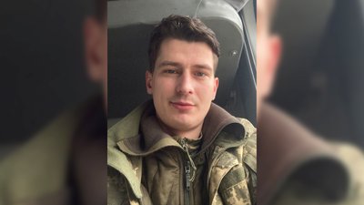 "Це була їхня воля": жителька Чернігівщини, яка втратила чоловіка та сина, передала сімейне авто для ЗСУ "Це була їхня воля": жителька Чернігівщини, яка втратила чоловіка та сина, передала сімейне авто для ЗСУ