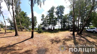 Відпочивальник влаштував стрілянину в небо на Білому озері у Рівненській області