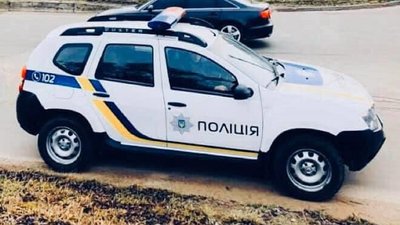 У Ворохті на Прикарпатті затримали вантажівку з нечіпованим лісом У Ворохті на Прикарпатті затримали вантажівку з нечіпованим лісом