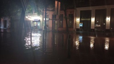 Вулиця Січових Стрільців в Івано-Франківськ після грози Вулиця Січових Стрільців в Івано-Франківськ після грози