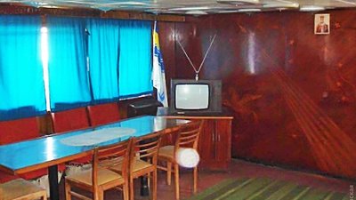 В Одесі під час Sea Breeze-2021 водолази підняли з моря затонулий "катер Брежнєва" В Одесі під час Sea Breeze-2021 водолази підняли з моря затонулий "катер Брежнєва"