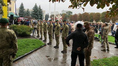 У Хмельницькому вшанували захисників, які загинули у боротьбі за Україну
