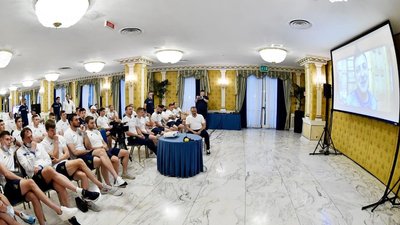 "Батькам футболу є чого повчитися в дітей": Зеленський подзвонив збірній України перед матчем