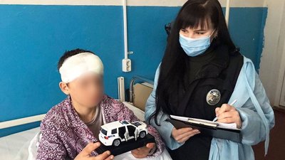У Срібному п’яна мати з ножем напала на малолітнього сина