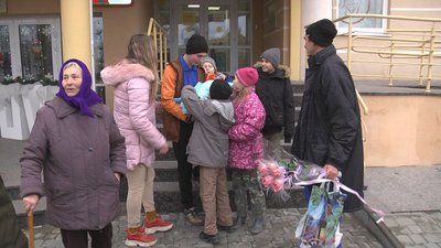 Сім'я з Волині, у якої в авто біля лікарні народився хлопчик, поділилася історією пологів Сім'я з Волині, у якої в авто біля лікарні народився хлопчик, поділилася історією пологів