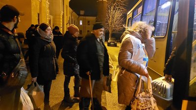 переселенці, потяг, евакуація, Бердичів, вторгнення, Донеччина, Житомирщина переселенці, потяг, евакуація, Бердичів, вторгнення, Донеччина, Житомирщина