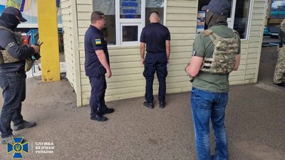 Обіцяли не створювати "штучні" перешкоди: на Одещині викрили корупційну схему на митниці Обіцяли не створювати "штучні" перешкоди: на Одещині викрили корупційну схему на митниці