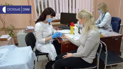 На Сумщині щороку виявляють до 180 ВІЛ-позитивних людей На Сумщині щороку виявляють до 180 ВІЛ-позитивних людей