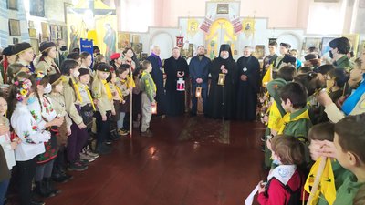 Вифлеємський вогонь миру урочисто передали харків'янам Вифлеємський вогонь миру урочисто передали харків'янам