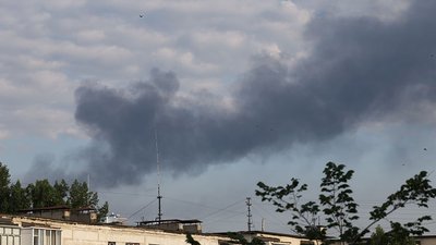 Белгород, Росія, стовп чорного диму