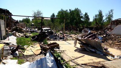У Житомирі почали прибирати залишки будівель, зруйновані внаслідок авіаударів російських військ