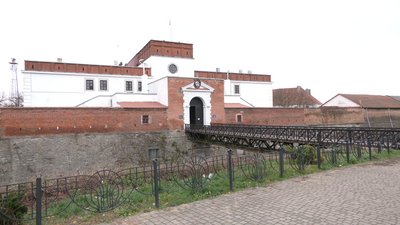 На Рівненщині забудовують національну пам'ятку. У ДАБІ кажуть – руки зв'язані На Рівненщині забудовують національну пам'ятку. У ДАБІ кажуть – руки зв'язані