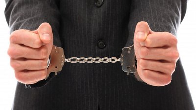 Пограбував неповнолітню: на Черкащині засудили чоловіка