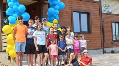 15 дітей з реабілітаційного центру приїхали на відпочинок у містечку "Крила ангела" 15 дітей з реабілітаційного центру приїхали на відпочинок у містечку "Крила ангела"