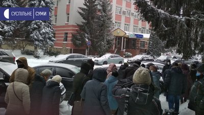 Колишні працівники машинобудівного вшосте мітингують через не виплачені борги по зарплатах (ФОТО) Колишні працівники машинобудівного вшосте мітингують через не виплачені борги по зарплатах (ФОТО)