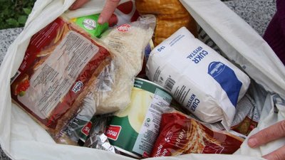 У Рівному переселенцям роздаватимуть продуктові пакети від World Central Kitchen. Як їх отримати