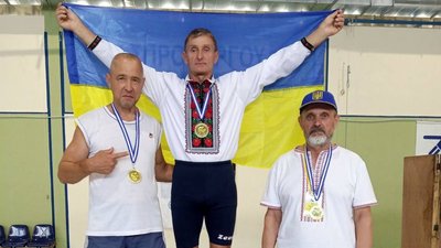 60-річний спортсмен з Вінниччини став 9-ти разовим чемпіоном світу з гирьового спорту